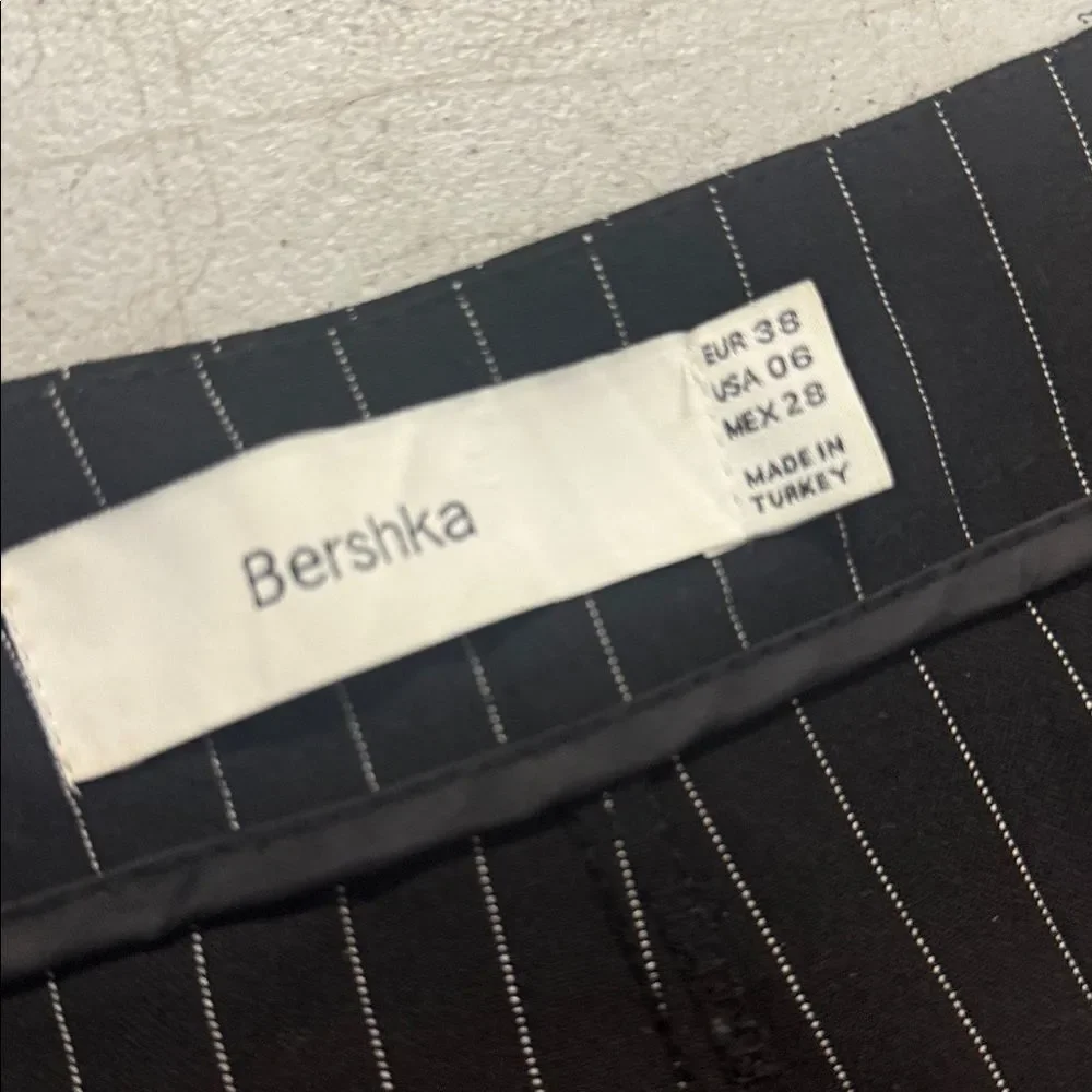 Bershka Black Pinstripe Wide Leg Jumpsuit Size 6 Pants 6 LIKE NEW